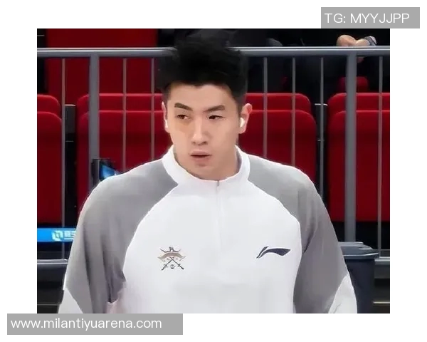 邹雨宸分享训练瞬间汗水见证坚持与信念努力向胜利迈进